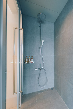 シャワーブース